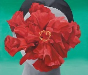 Chinese avant-garde artist Yue Minjun unveils flower paintings created during pandemic