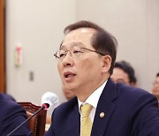 해수장관 "국민 식탁 안전…과학적 검증 충분" 단언