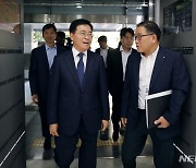 강서구청 첫 출근한 진교훈 강서구청장