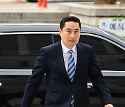 '6·1 지방선거' 금품제공 혐의 강용석, 1심서 징역형 집행유예