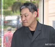 유튜버 김용호, 부산 호텔서 숨진 채 발견…극단적 선택 추정