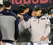 이승엽 감독, '로하스 특급 칭찬' [사진]