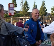 USA ENDEAVOR SPACE SHUTTLE