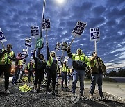 Auto-Workers Strikes