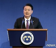 윤 대통령 "엘리트 스포츠 진흥과 체육인 복지 향상 최선 다할 것"