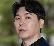 박수홍 父 “32년 케어했는데 피 빨다니, 우리가 흡혈귀냐” 재판서 분노