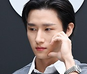 아이엠, 분위기 있는 볼하트 [포토엔HD]