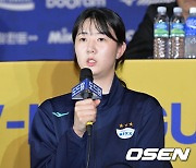 2m, 190cm 후반 미들블로커 많지만…17년 만의 AG 노메달 비판 받아들인 강소휘, "수비 연습을 해야한다"