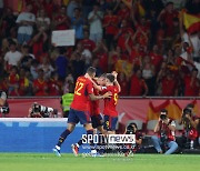 [EURO 예선 REVIEW] 모라타-산세트 '쾅쾅' 스페인, 스코틀랜드 2-0으로 제압...지난 3월 패배 설욕 '성공'