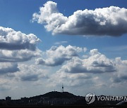 구름 많이 낀 하늘…인천 미세먼지 '나쁨'