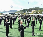 해군병 695기 수료…이중국적·참전용사·국가유공자 후손 눈길