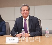 ‘상용화 신약 1호’ 앞두고 돌연 퇴사한 닐 워마 제넥신 대표[화제의 바이오人]