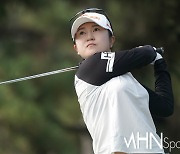 [Ms포토] 이승연 '탄도 높여 홀인원 노린다'