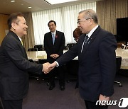 스즈키 준지 日 총무대신 만난 이상민 장관