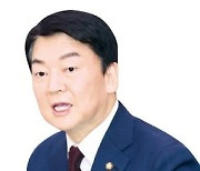 목소리 내는 안철수 "윤 대통령, 경제에 전념해야"