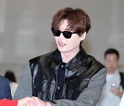 이종석 ‘악수까지 해주는 쿨한 팬서비스’[포토엔HD]