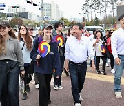 팸투어 외국인과 함께한 이재영 증평군수