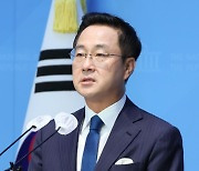 野, 與임명직 당직자 사퇴에 "책임질 사람들은 뒤에 숨고 참모가 책임"