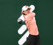 '제대로 만났다' 황유민·방신실, KLPGA 투어서 1점차 접전