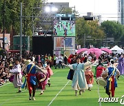 차 없는 대학로에서 즐기는 공연