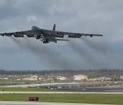 [단독]美 B-52, 이번주 한반도 착륙…핵탑재 전폭기 착륙 매우 이례적