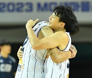 [JB화보] 부산 KCC, 81-76으로 울산 현대모비스에 승리하며 컵대회 우승