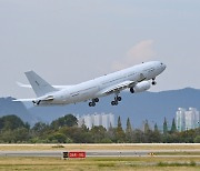 이스라엘서 한국인 등 220명 태운 군 수송기 성남공항 도착