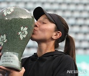 페굴라, 母고향에서…'코리아오픈' 정상[뉴시스Pic]