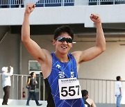 김국영, 전국체전서 '10초35'…4년 만에 100m 정상 탈환