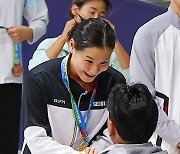 자유형 50m 한국신기록 세운 허연경