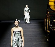 CHINA-SHANGHAI-FASHION WEEK-HEMU (CN)