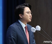 정부와 국민의힘 현안 관련 기자회견하는 이준석 전 대표