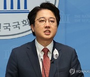 "눈물의 악어쇼" vs "아픈 사람"… 안철수·이준석, 감정싸움 격화