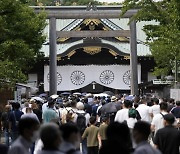 日경제산업상 ‘A급 전범 합사’ 야스쿠니신사 참배