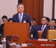 이한준 LH 사장 "처벌 달게 받겠지만 일할 수 있는 인력 보장돼야"