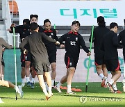 베트남전 앞두고 훈련하는 축구 국가대표팀