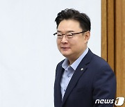 국감대책회의 참석하는 김성원 신임 여의도연구원장