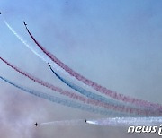 블랙이글스, 서울 아덱스 개막축하 비행