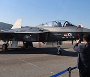 '인기만점 KF-21'