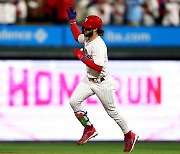 하퍼 또 홈런! 필리스 기세 미쳤다, NLCS 1차전 기선 제압! D백스 5대3 격파