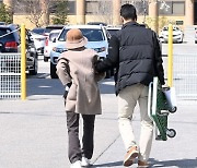 "국과수 결과 채택 안해, 이례적" 손자 잃은 강릉 급발진 의심 사고…할머니 '혐의 없음'