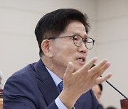 “나 색안경 꼈다” “왜 거짓말이라고 하나” 김문수의 적반하장