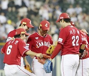 결국 최종전서 SSG가 웃었다, 3위 확정···4위 NC-5위 두산 19일 WC 1차전