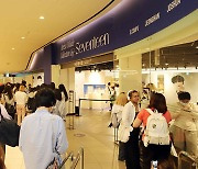 Korean department stores turn to pop-up stores to lure Gen Zalpha