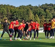 베트남 U-18 축구대표팀, 전북현대 만났다…클럽하우스 투어