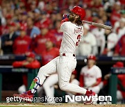 홈런포 3방 앞세운 필라델피아, NLCS 1차전 선승..기선제압 성공