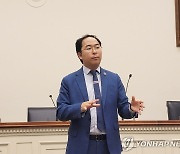 '상원 도전' 한국계 앤디김, 현 상원의원보다 정치자금 더 모금