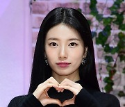 [TEN포토] 수지 '러블리 하트'