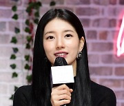 [TEN포토] 수지 "수중신과 담배신 새로운 도전이었다"