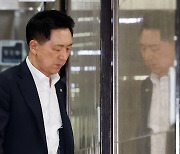 與野, 총선 6개월 앞두고 ‘혁신 경쟁’ 돌입… 총선 승리 관건은 ‘국민 공감’